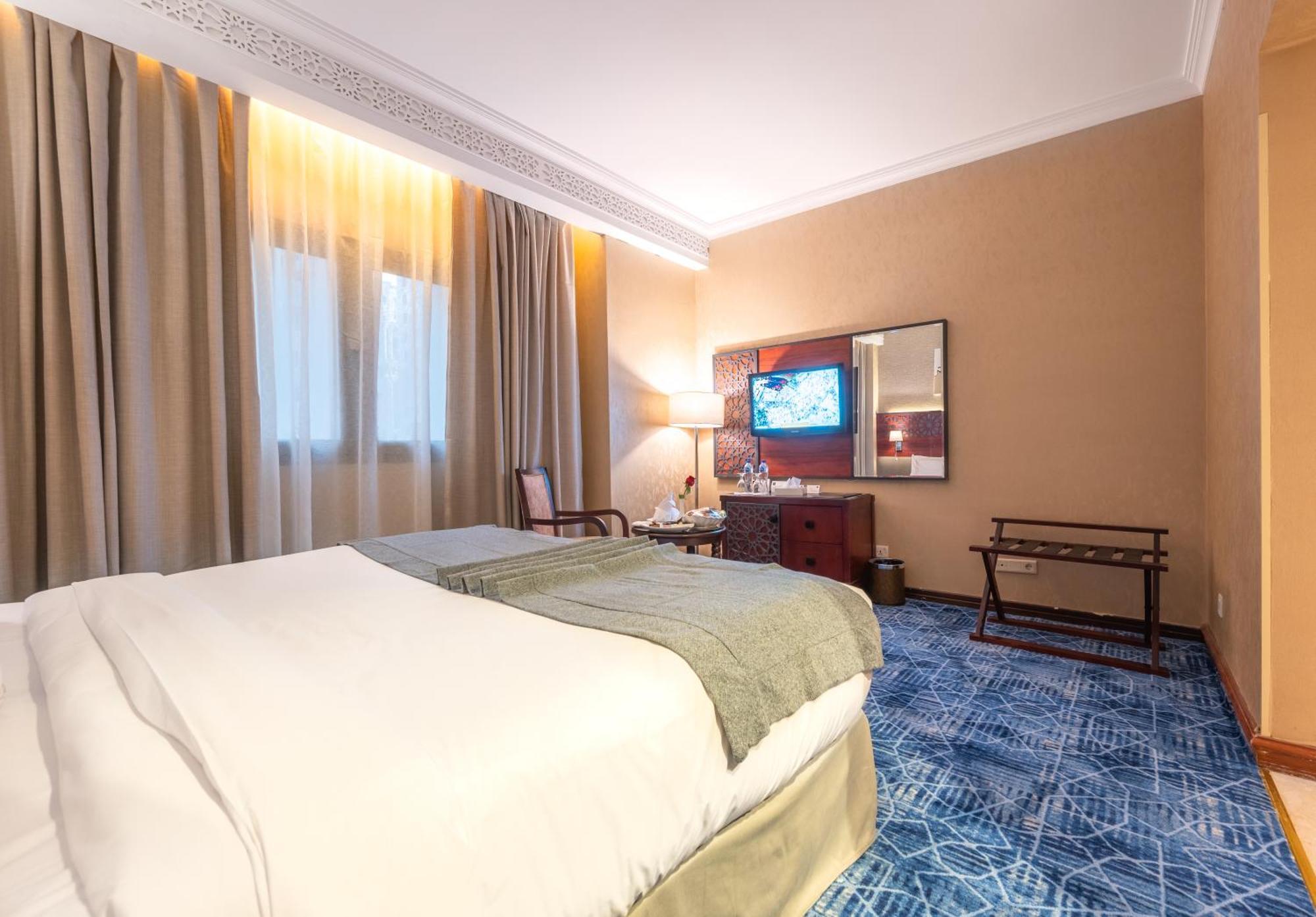 Shaza Regency Plaza Al Madinah Hotel Medina Eksteriør billede A room at the hotel